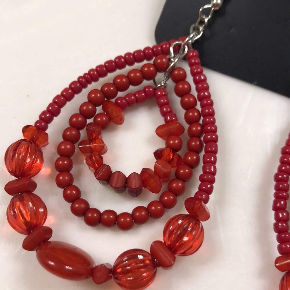 Red earrings - Picture 3 of 6
